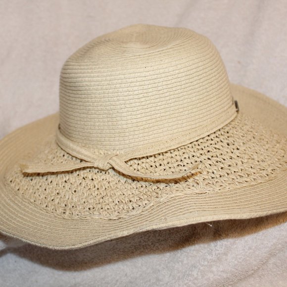 Capelli of New York Accessories - Vintage Cappelli Prairie Straw Sun Hat